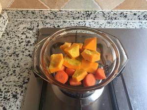 南瓜胡萝卜排骨汤+饭团子的做法 步骤5