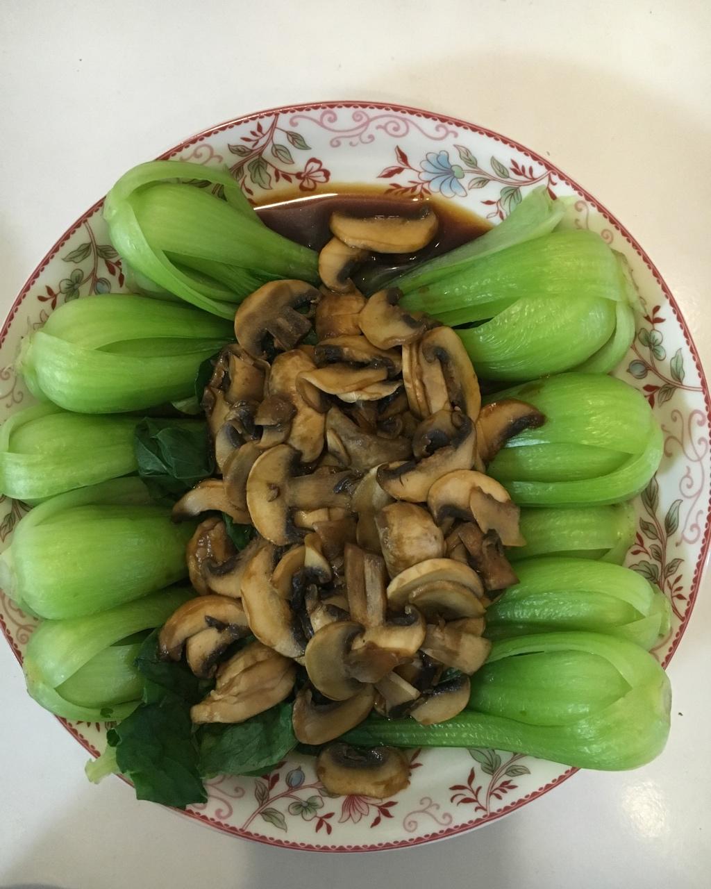 鲍汁白菇配小青