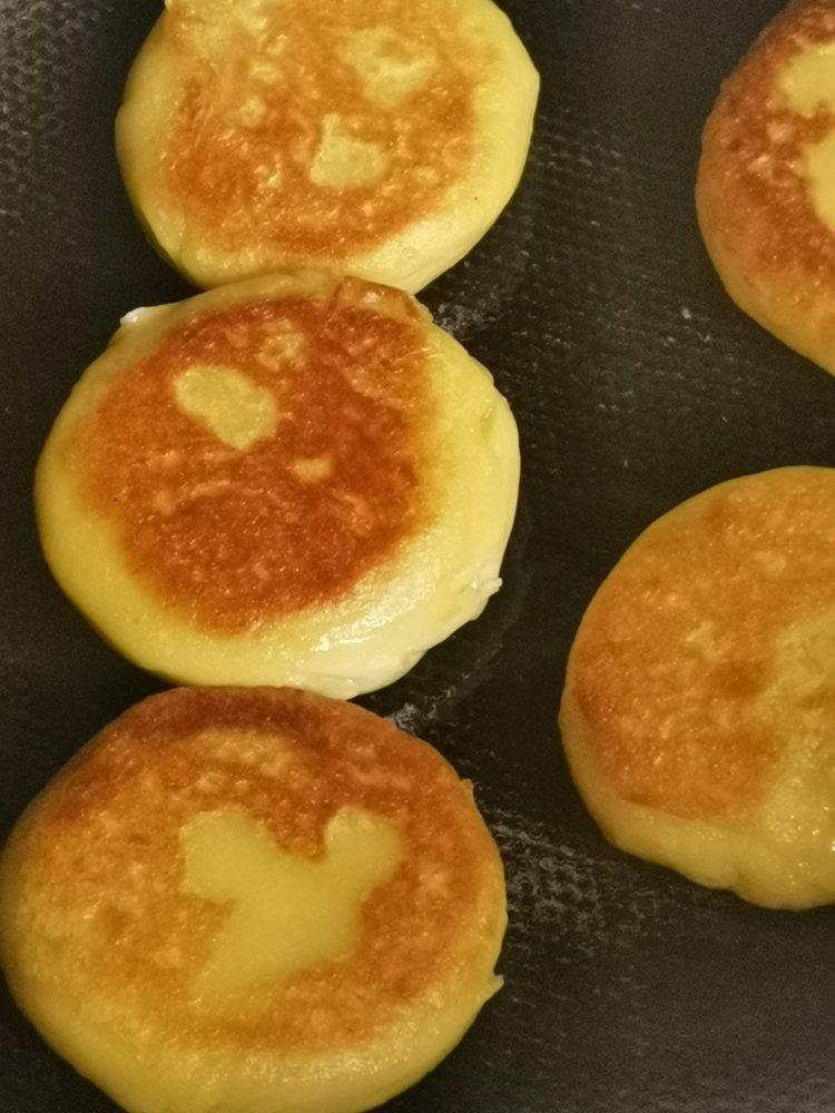 不开裂，隔夜也不会变硬的红薯饼