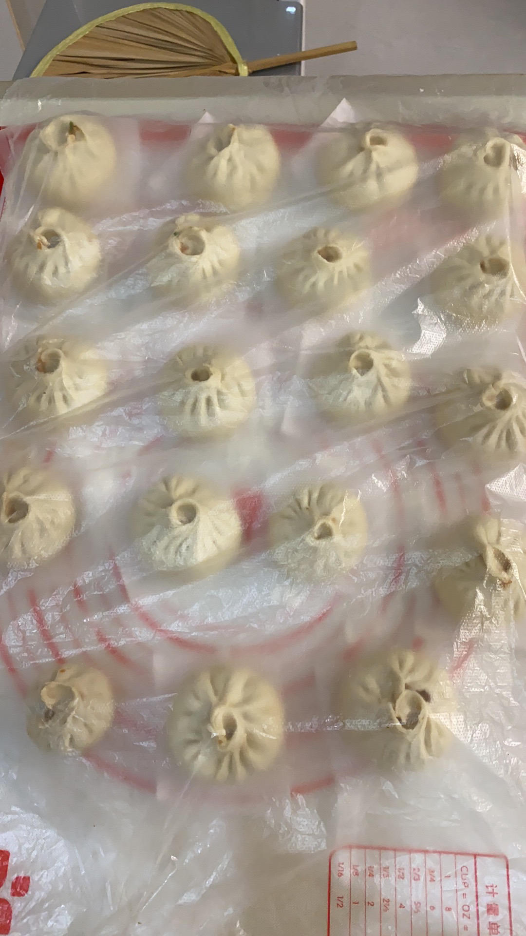 松软多汁的肉包子