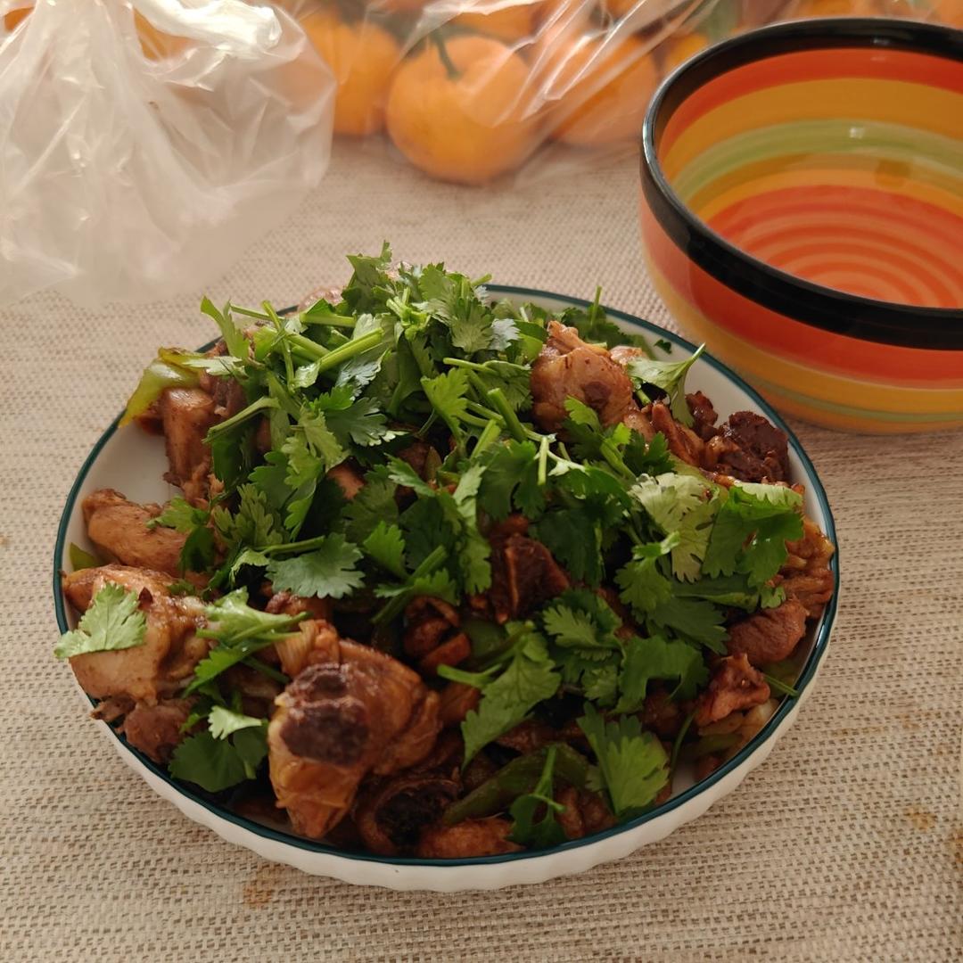 麻辣鲜香无敌下饭小炒鸡腿肉