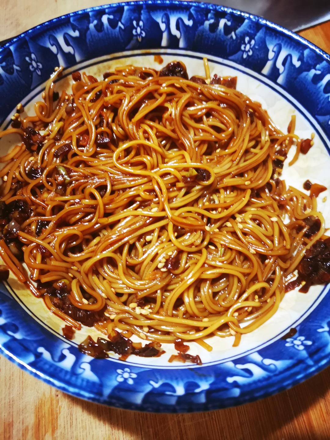 10分钟搞定的一碗葱油拌面