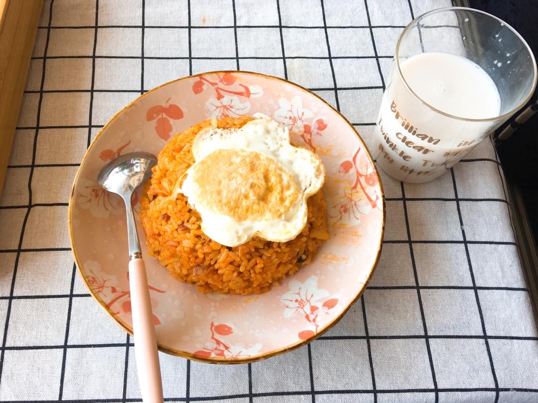 好吃易做的韩式料理 泡菜五花肉炒饭