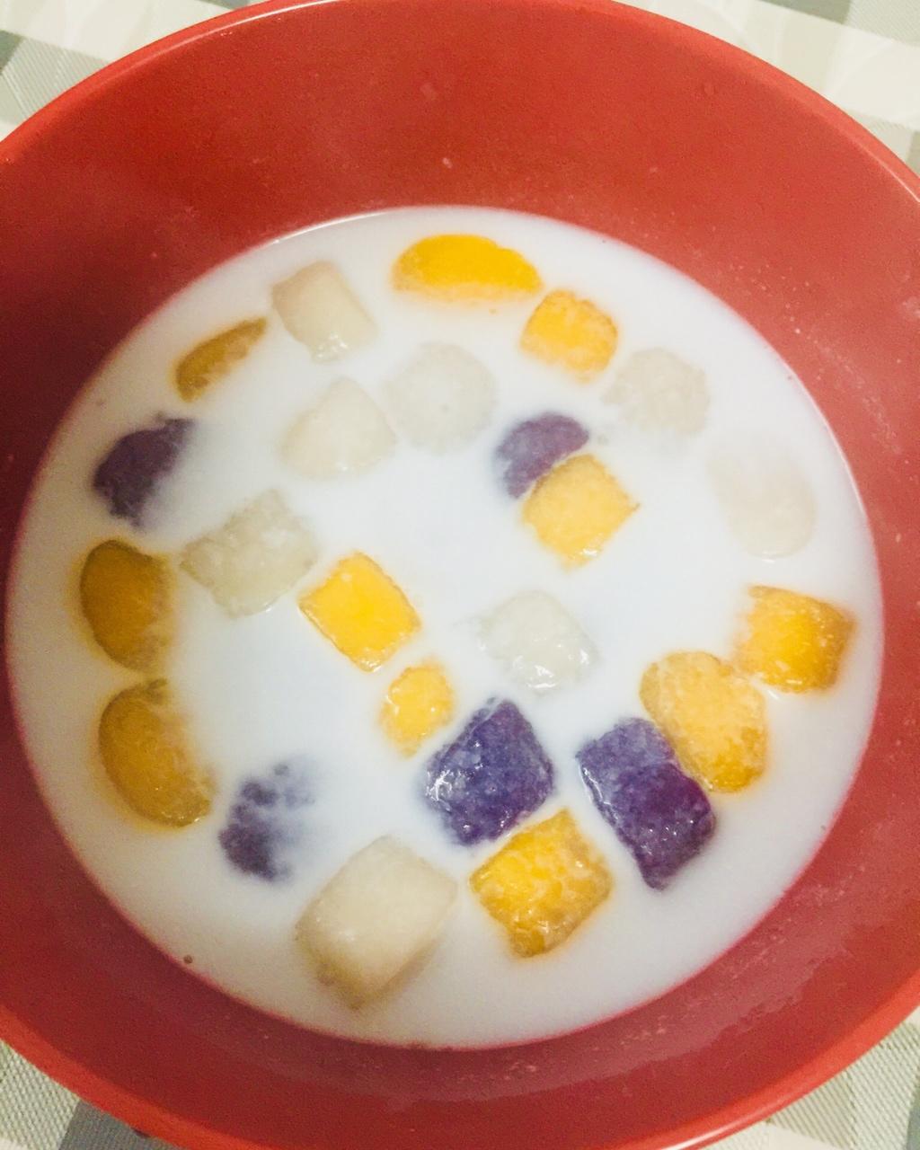 自制鲜芋仙芋圆（另附: 蜜红豆和仙草冻的做法）