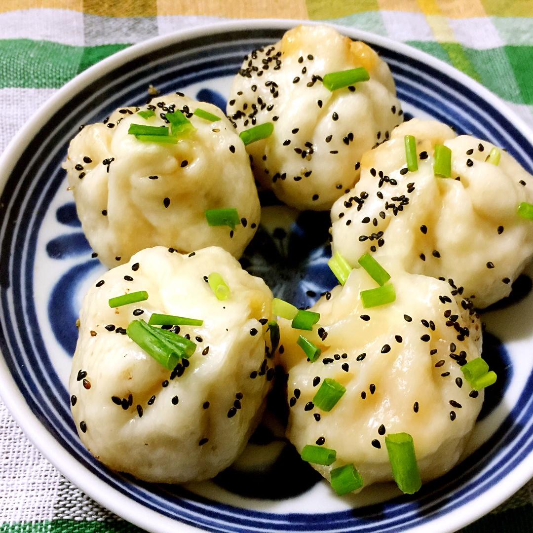 咸蛋黄鲜肉生煎包