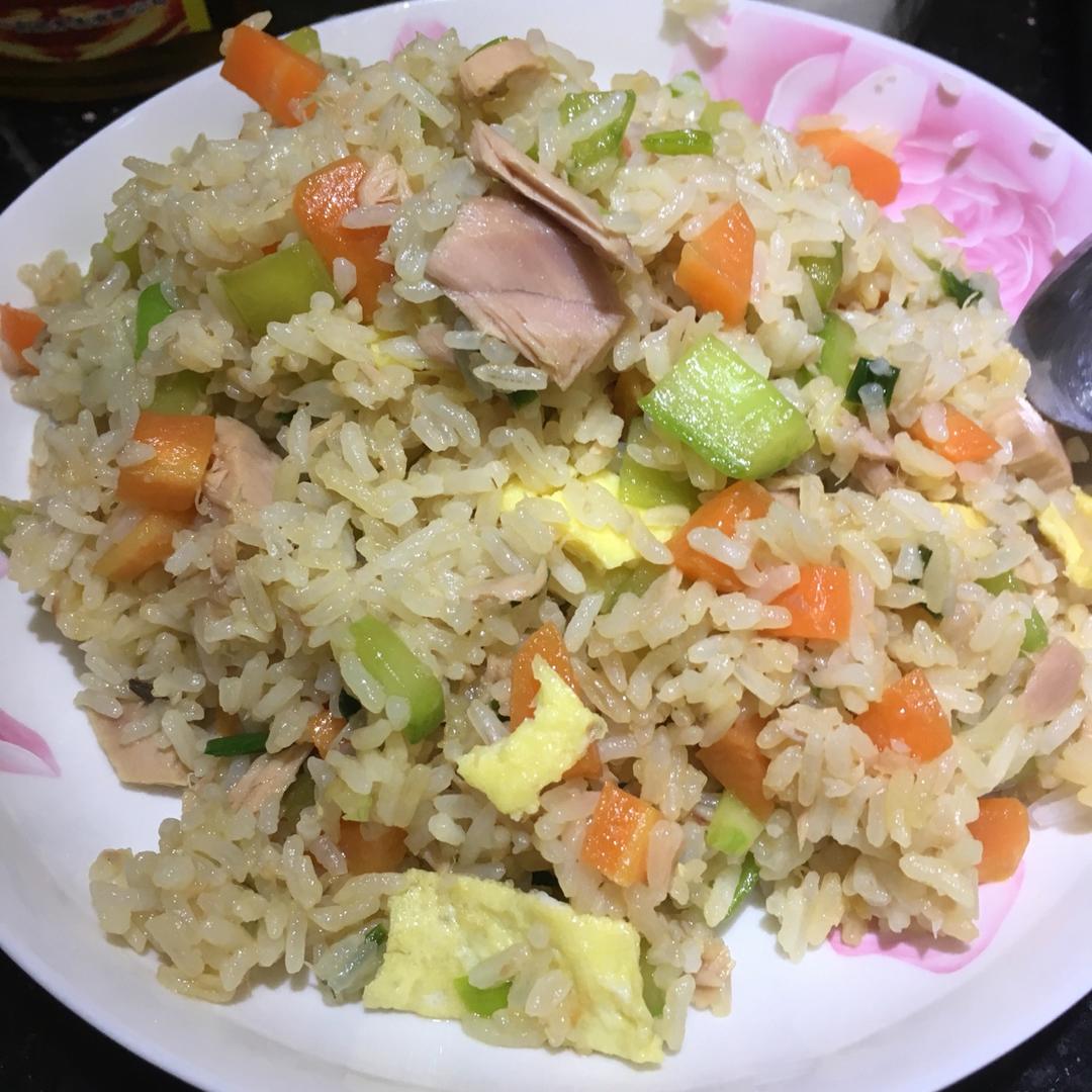 金枪鱼炒饭