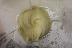 绿豆蓉冰皮月饼的做法 步骤3