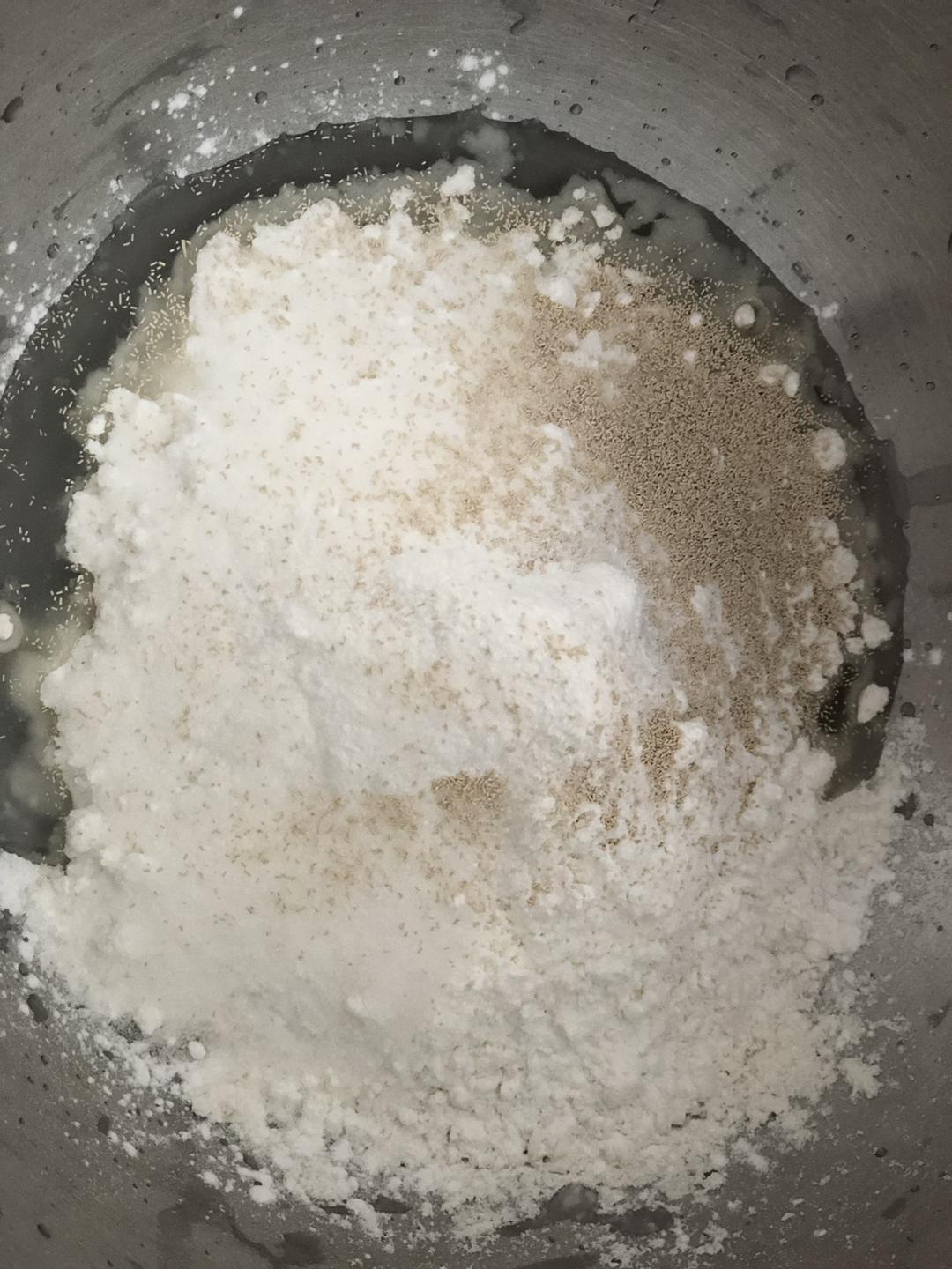 纯奶手撕吐司的做法 步骤1