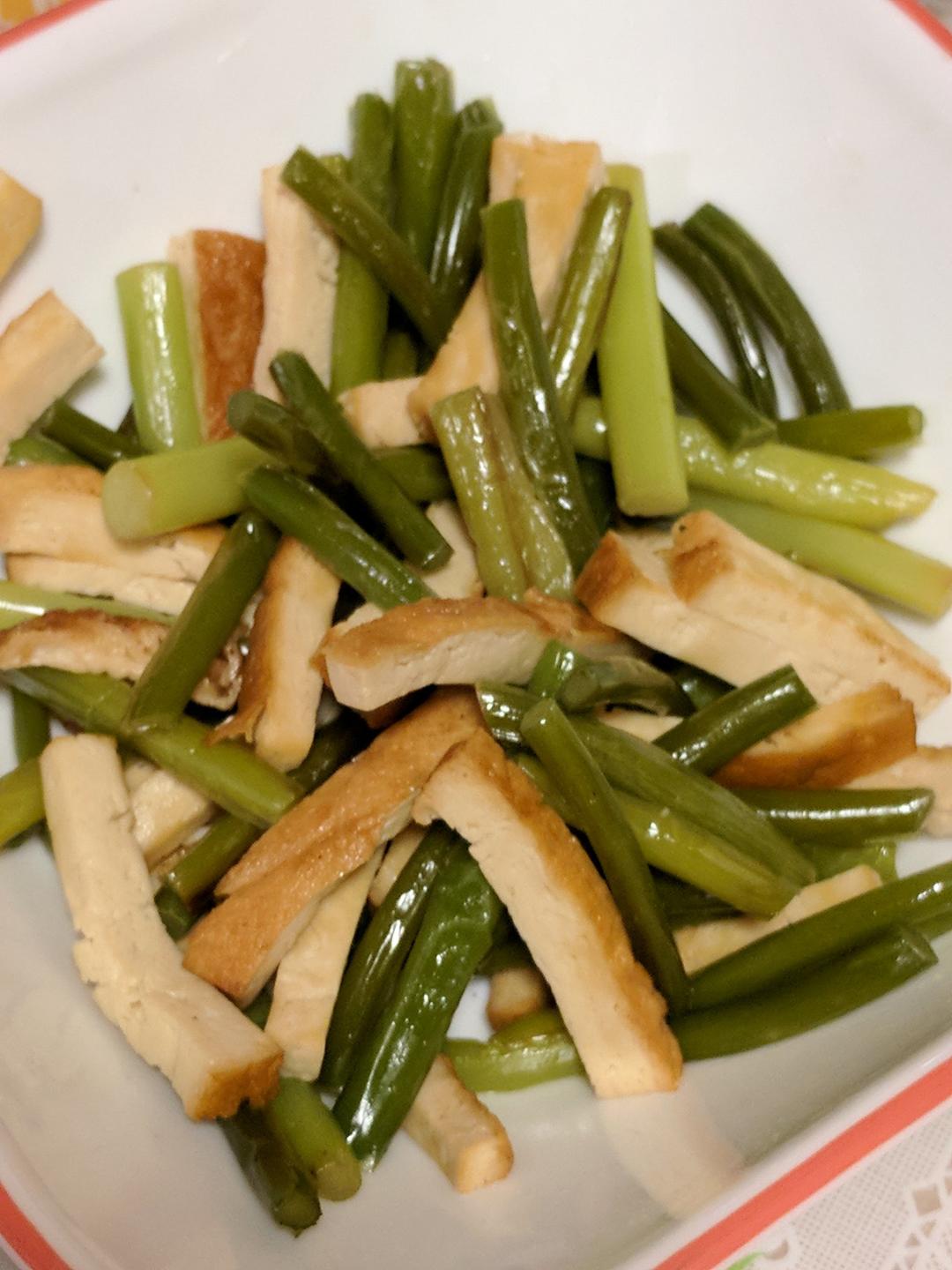 蒜薹香干（蒜苔）