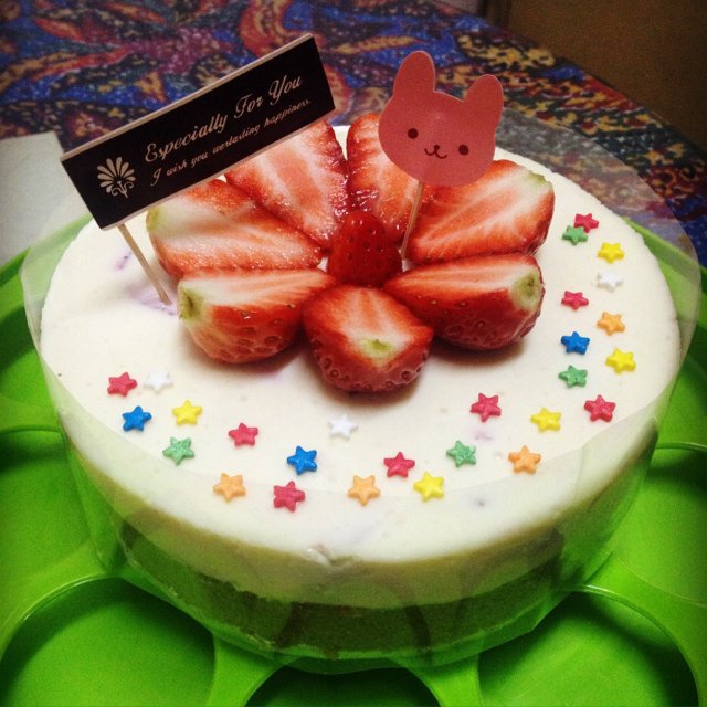 草莓果粒冻芝士蛋糕