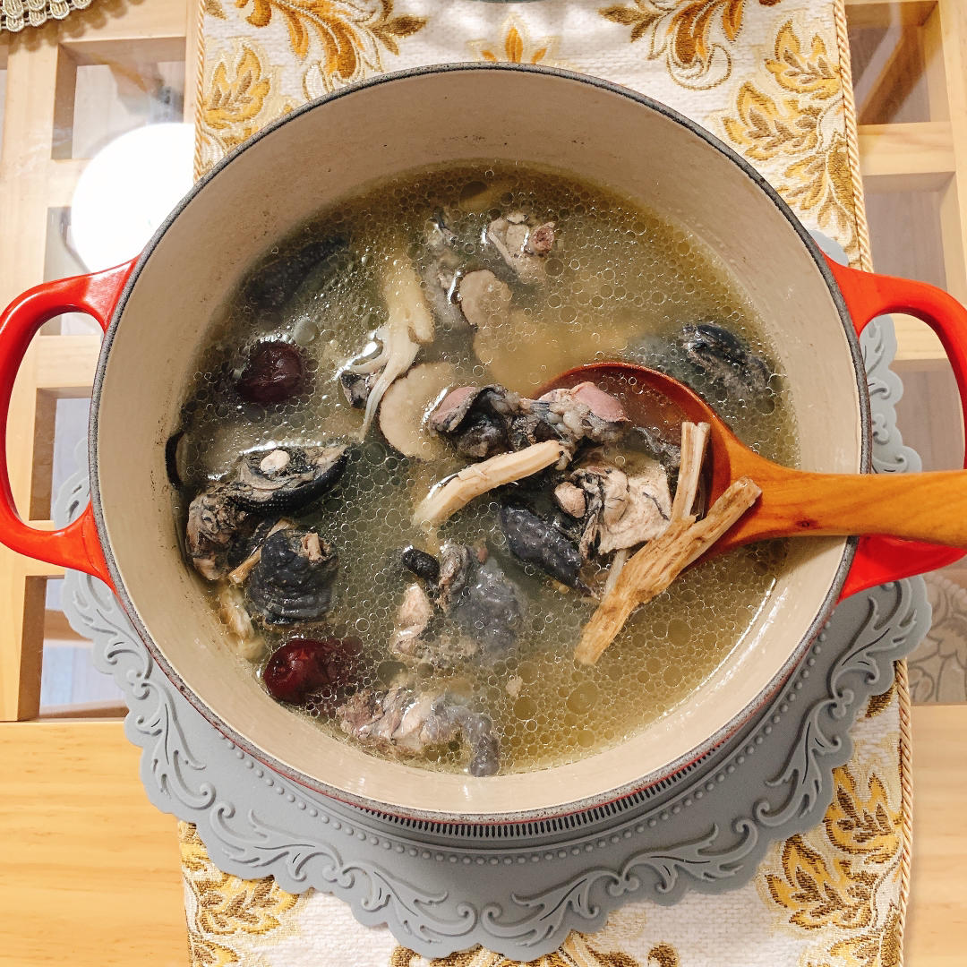 黑松露炖鸡汤