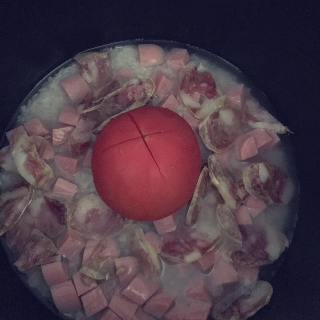 寝室简易电饭锅整个番茄饭（香肠版）