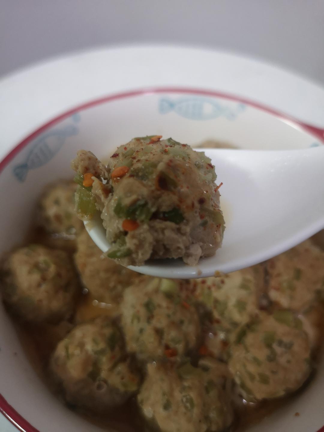蒸香芹菜肉丸+油泼巴沙鱼【4月北鼎蒸炖锅食谱】