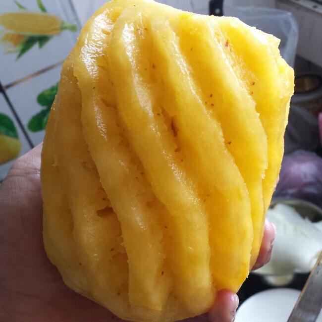 削菠萝皮的做法