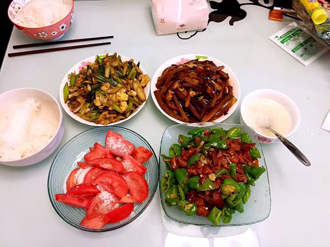 好吃到爆火爆肥肠