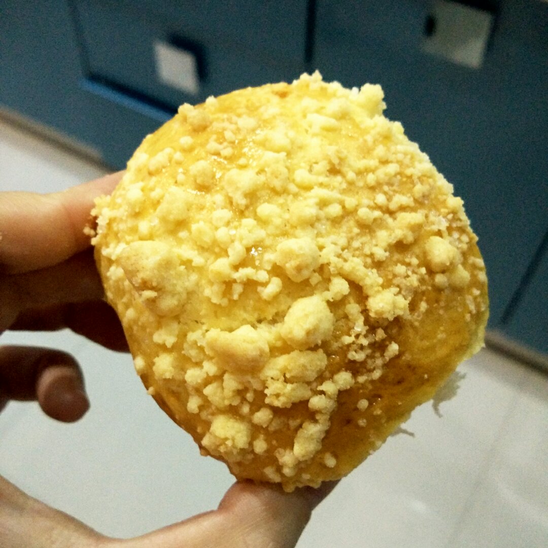 奶香酥粒面包