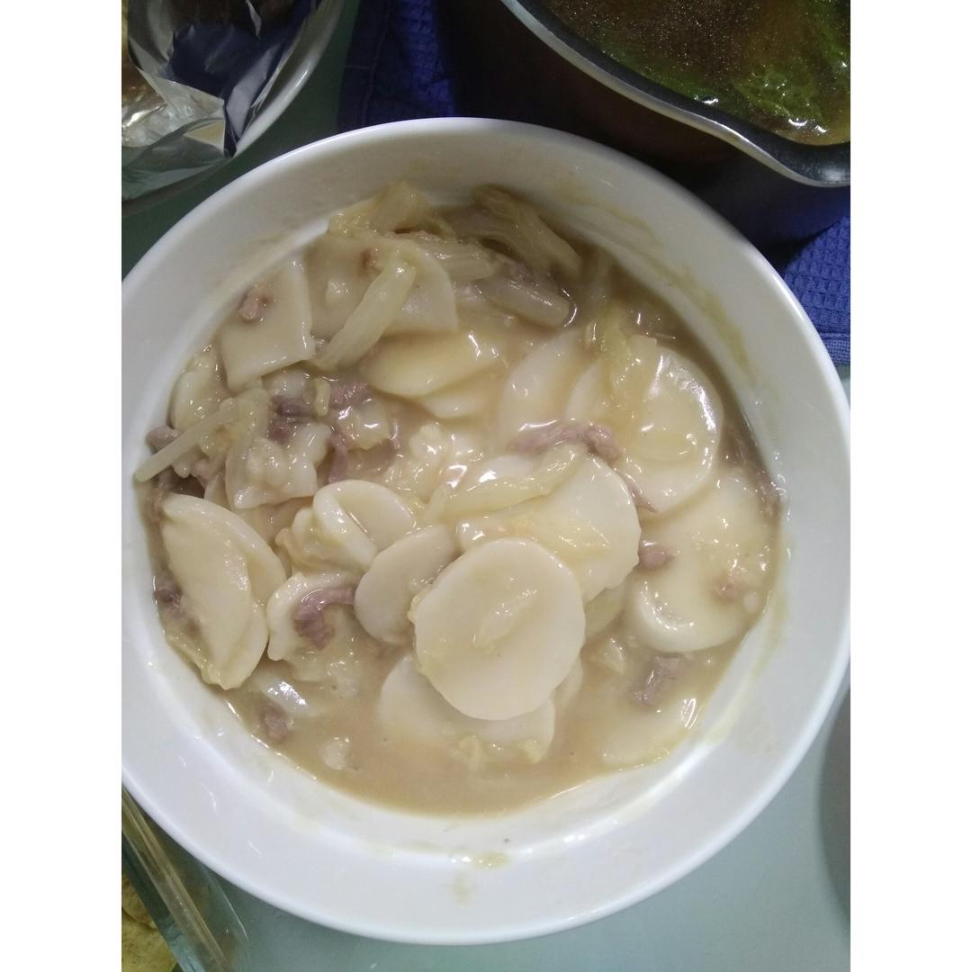 黄芽菜肉丝年糕汤