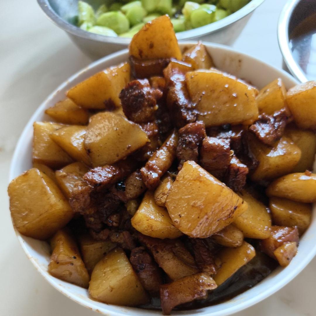 红烧肉炖土豆（丝毫不腻）