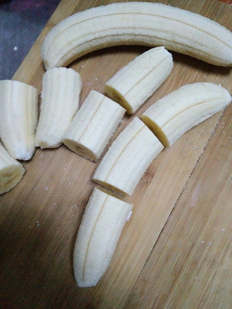 炸香蕉的做法 步骤1