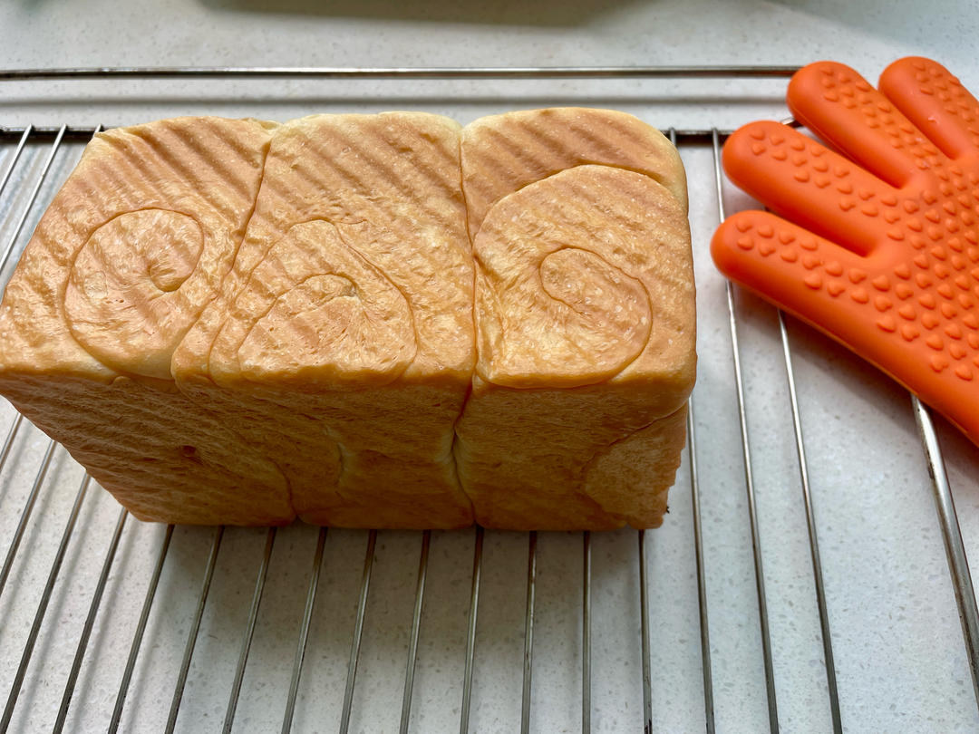 全世界最好吃没有之一的汤种布里欧修老面包