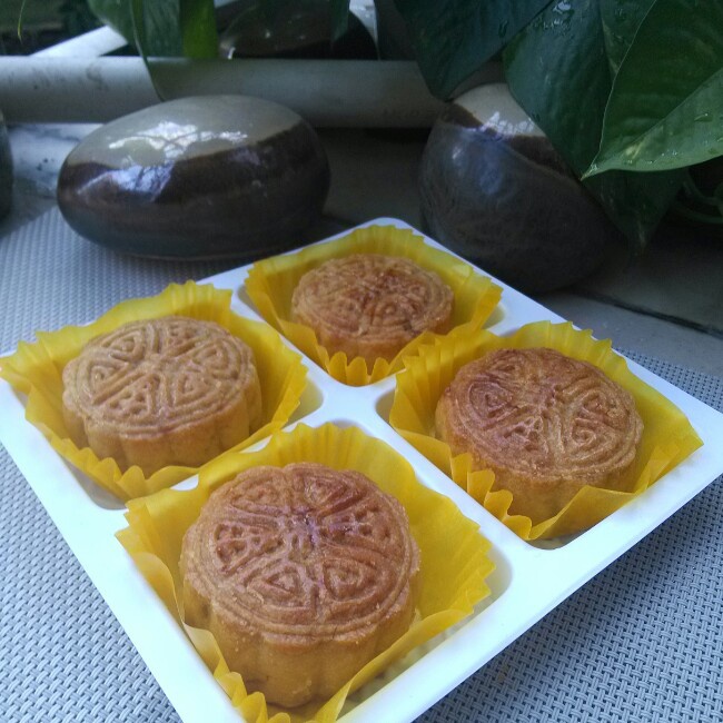 广式月饼——蛋黄莲蓉月饼