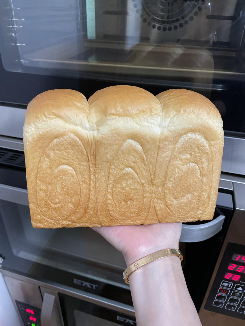 奶油吐司，鲜奶奶油嫩白吐司
