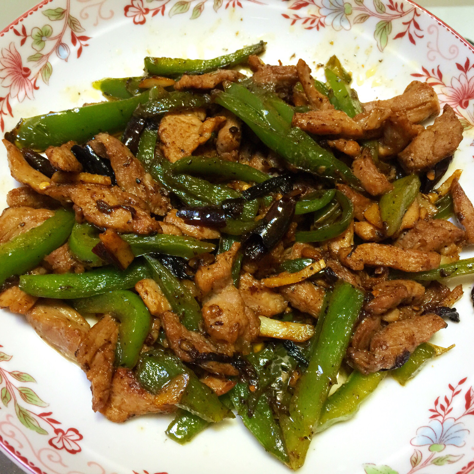 萌雪莉做的家常菜-青椒炒肉