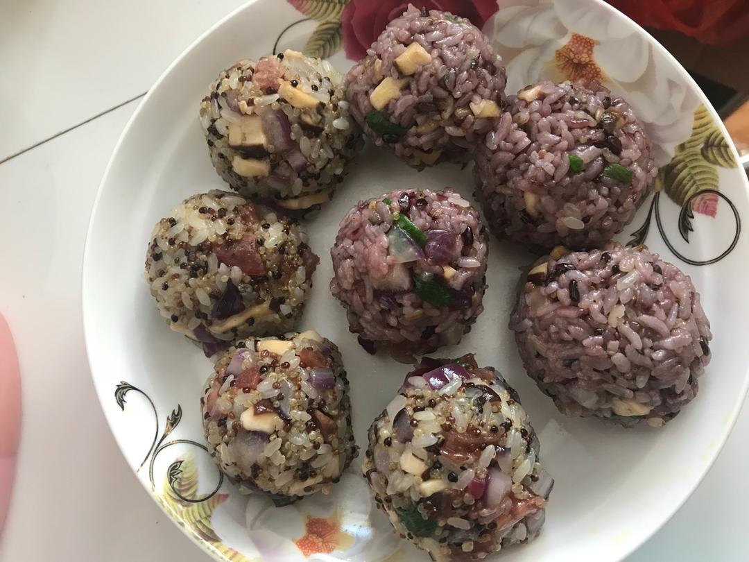 藜麦饭团