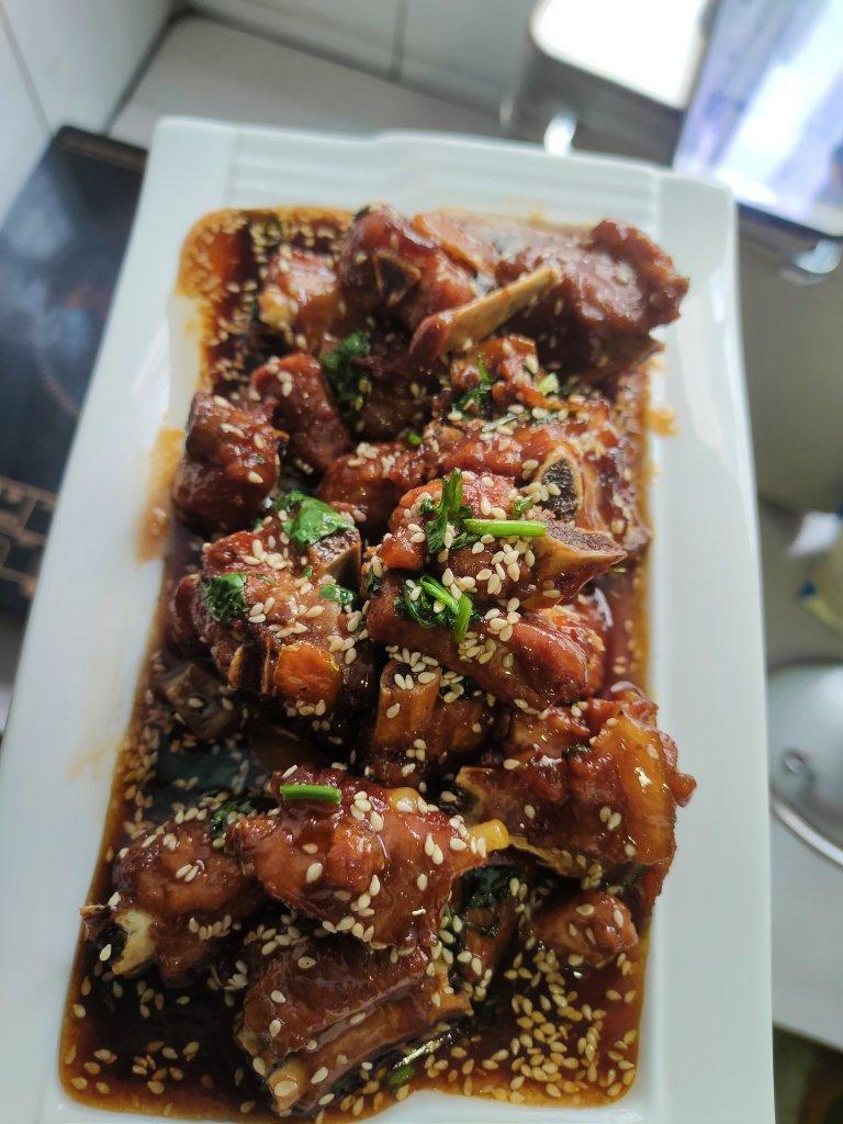 懒人版糖醋排骨-比红烧的更开胃更下饭！