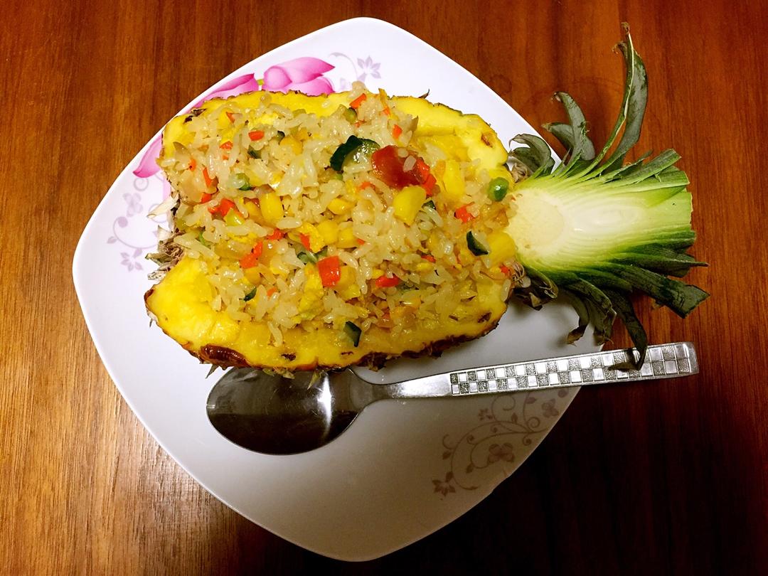 虾仁菠萝炒饭