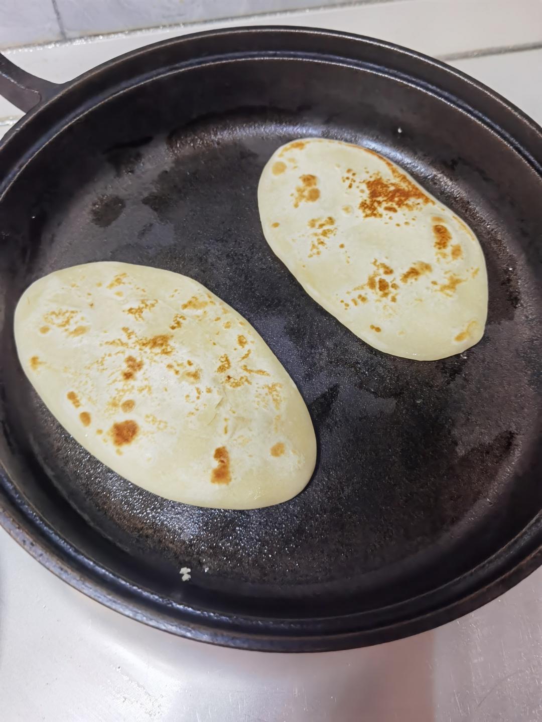 半烫面的口袋饼｜装啥都好吃