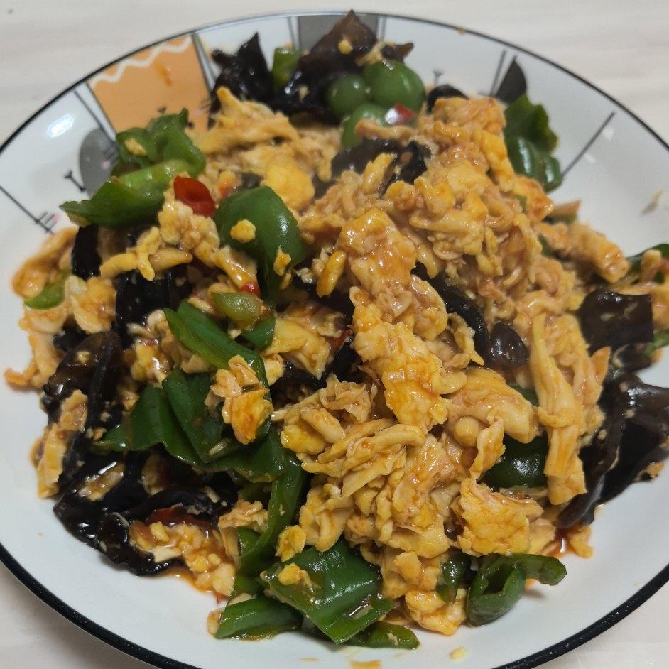 鸡蛋腐竹炒青红椒