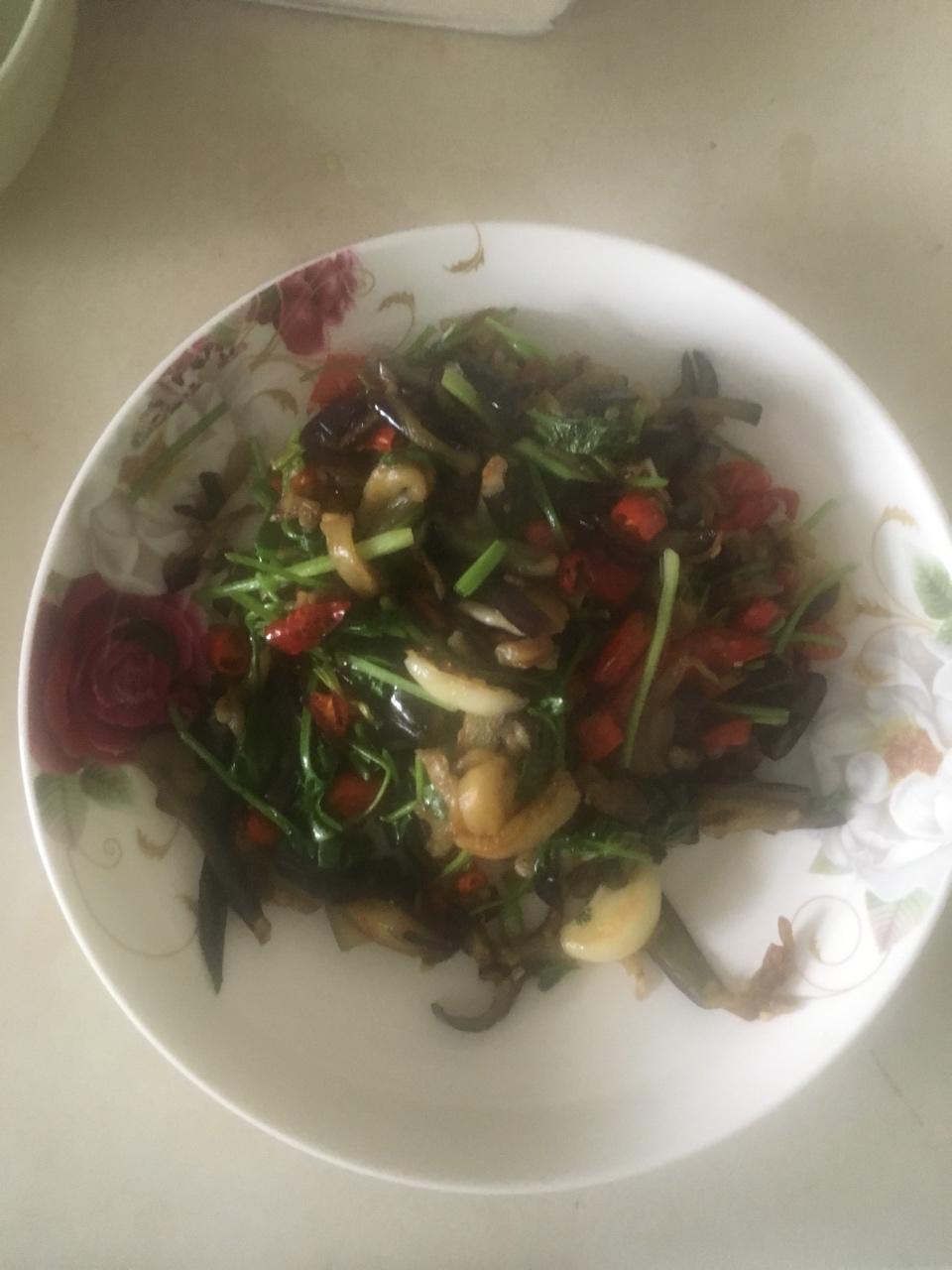 清爽少油又入味的家常炒茄子