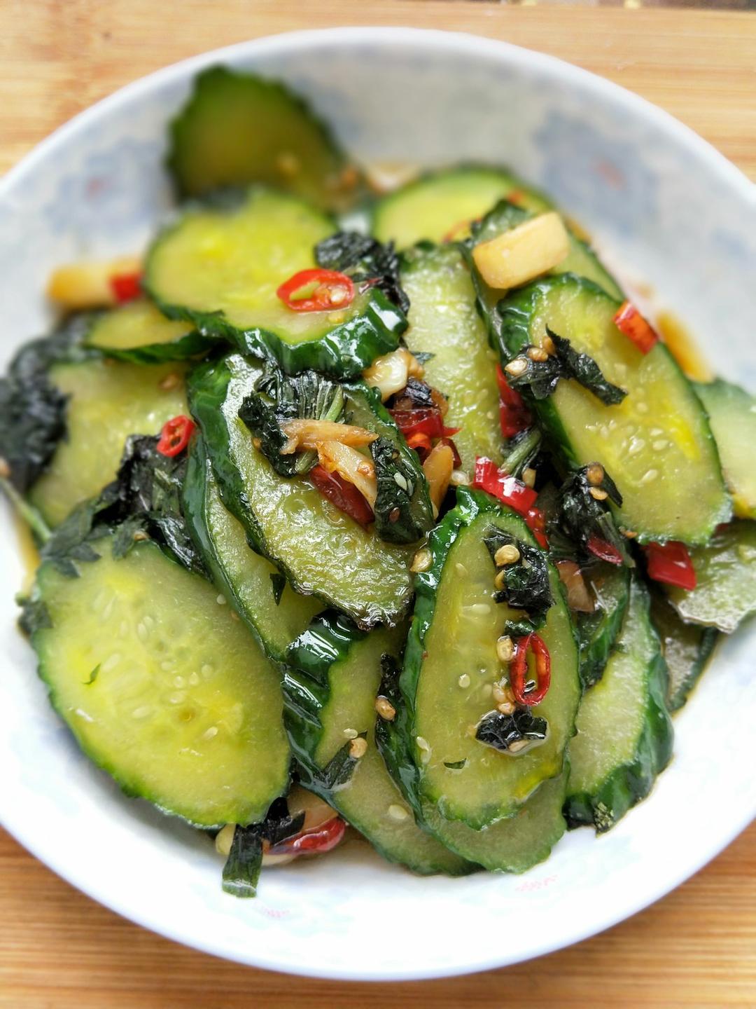 小小小金铃做的紫苏炒黄瓜