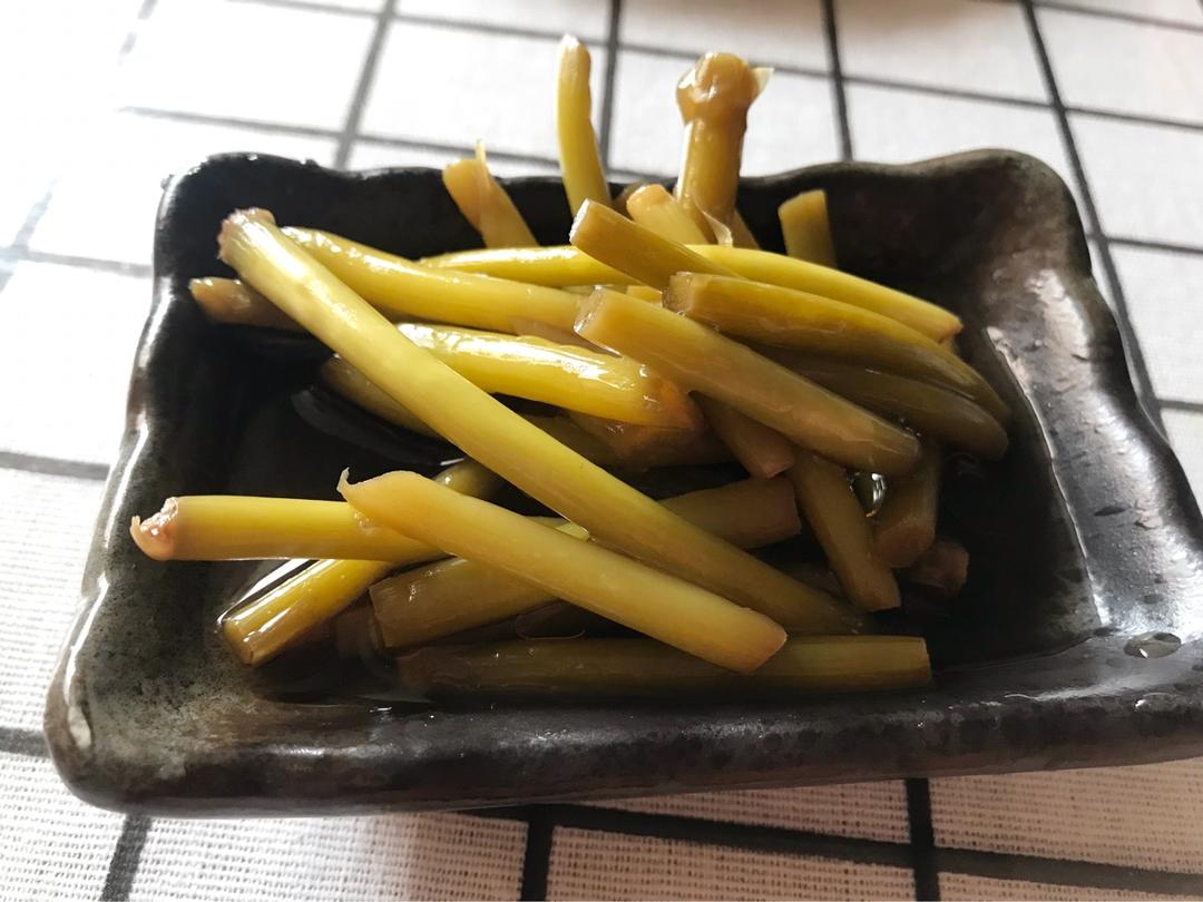 腌糖醋蒜苔