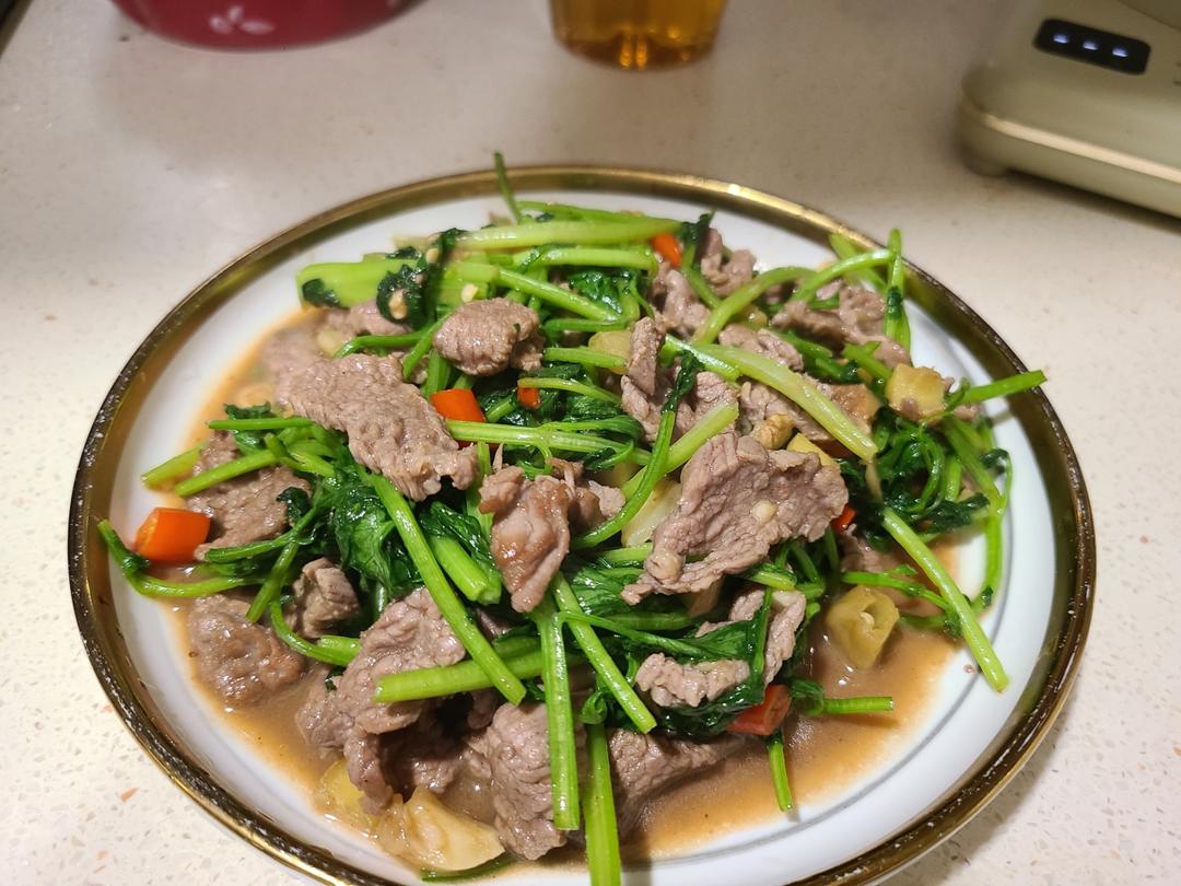 小炒黄牛肉，肉嫩味香！太好吃了简直是米饭杀手！