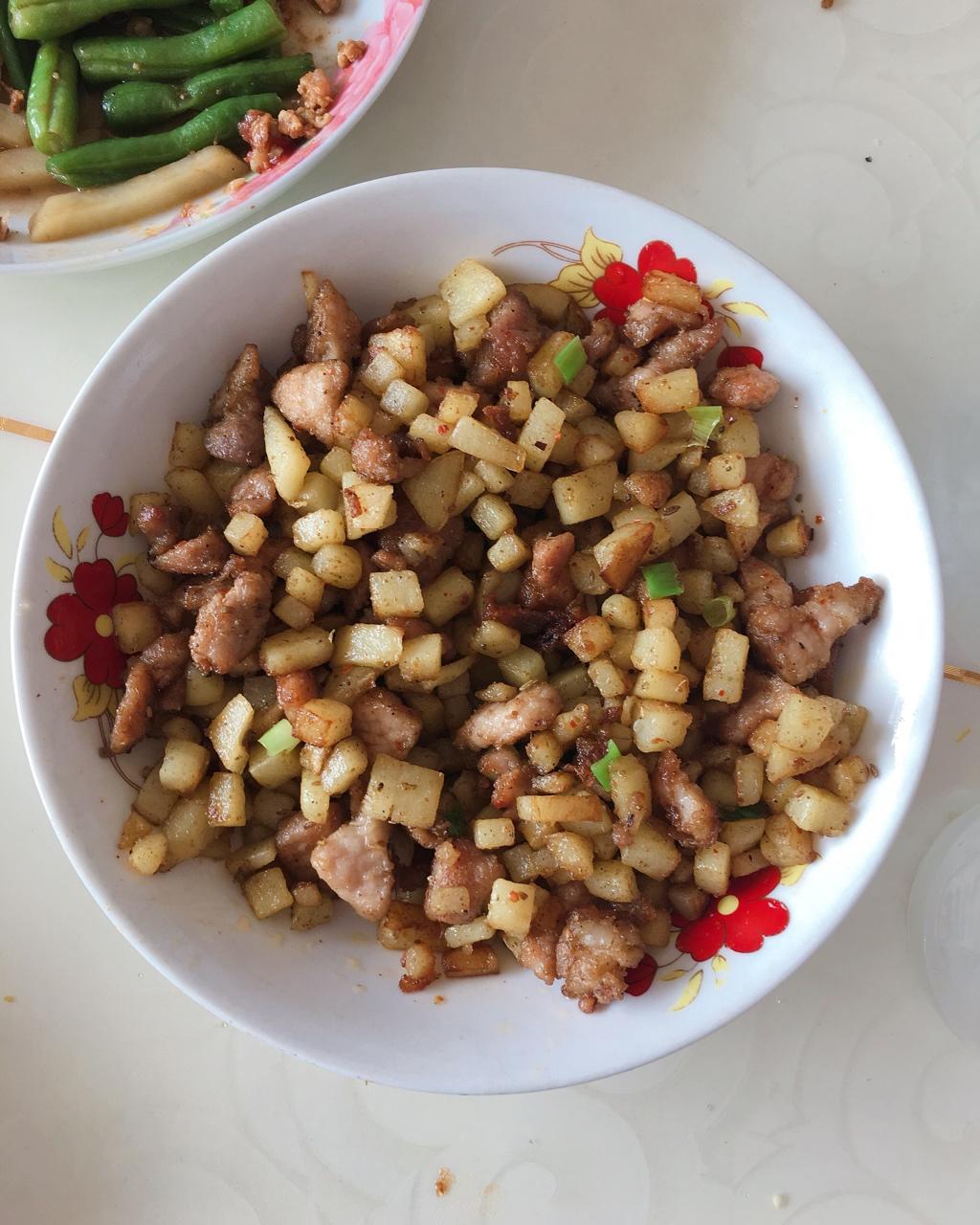 一道怎么做都好吃的干煎土豆鸡丁（红烧，咖喱，椒盐，孜然）