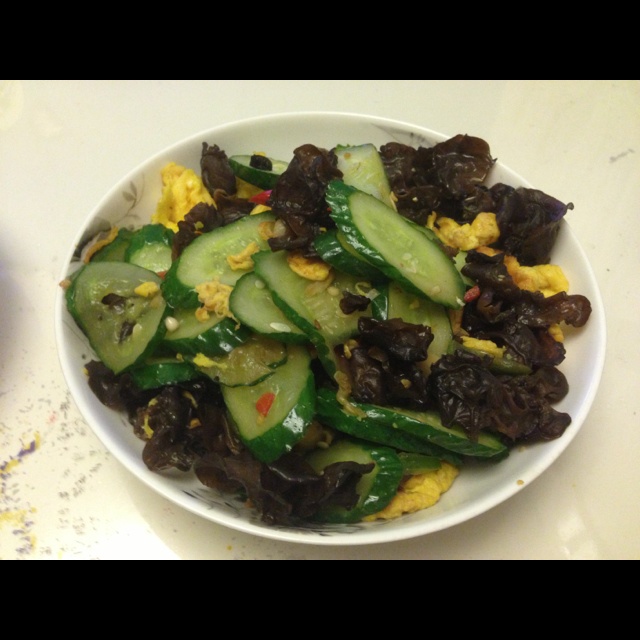 黄瓜木耳炒鸡蛋