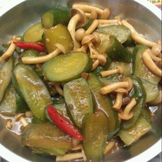 黄瓜丝拌金针菇