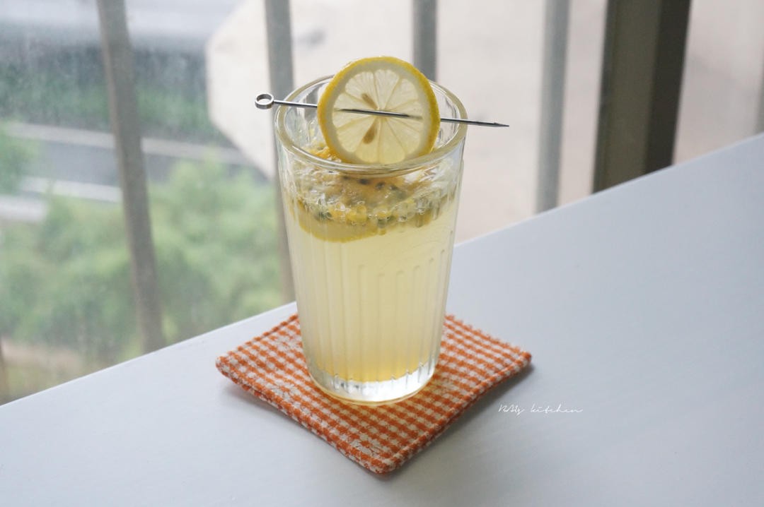 百香果苏打柠蜜（低糖低卡续命果汁气泡水🍹）