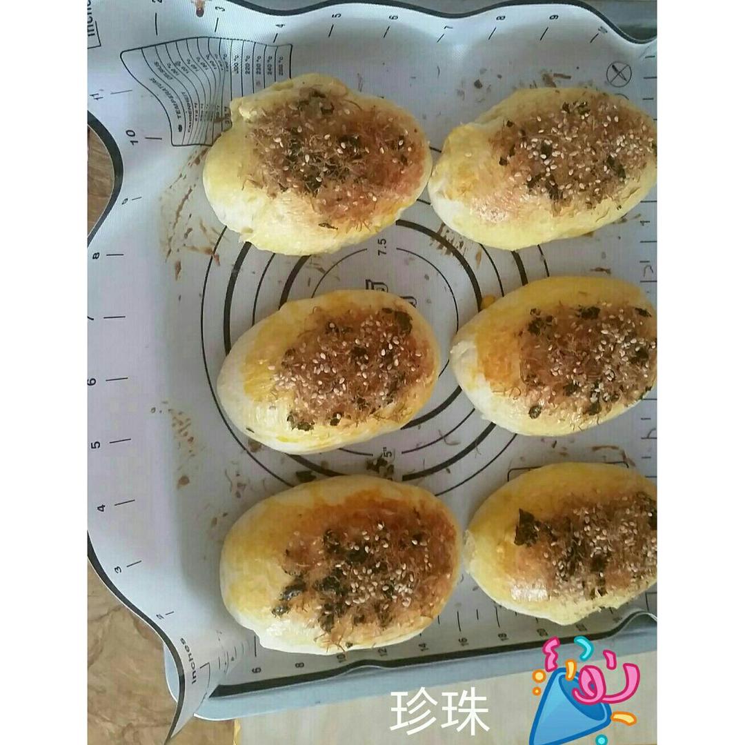 里松外松肉松面包