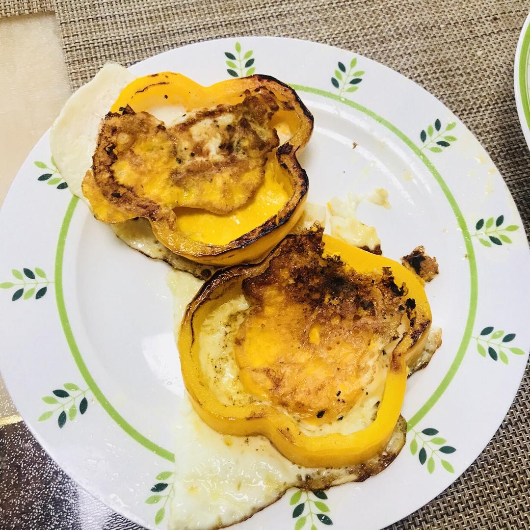 彩椒圈太阳花煎蛋