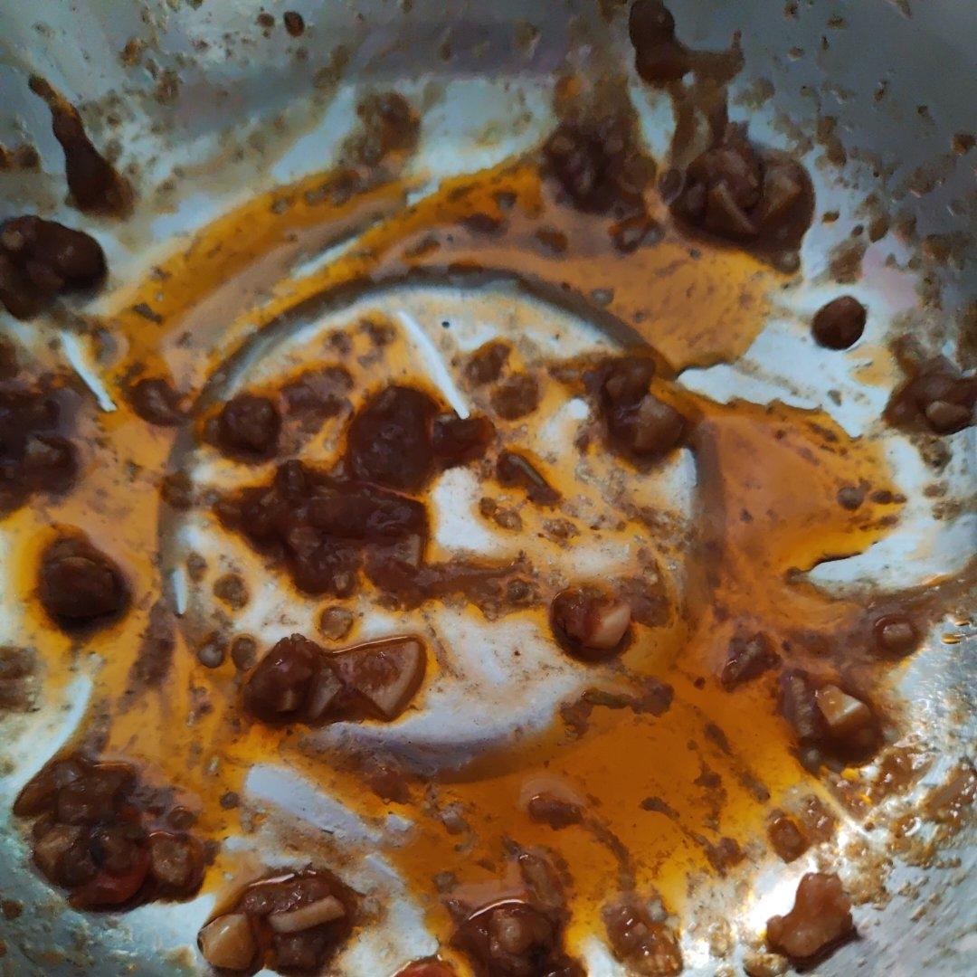 红烧茄子（佐西红柿尖椒）