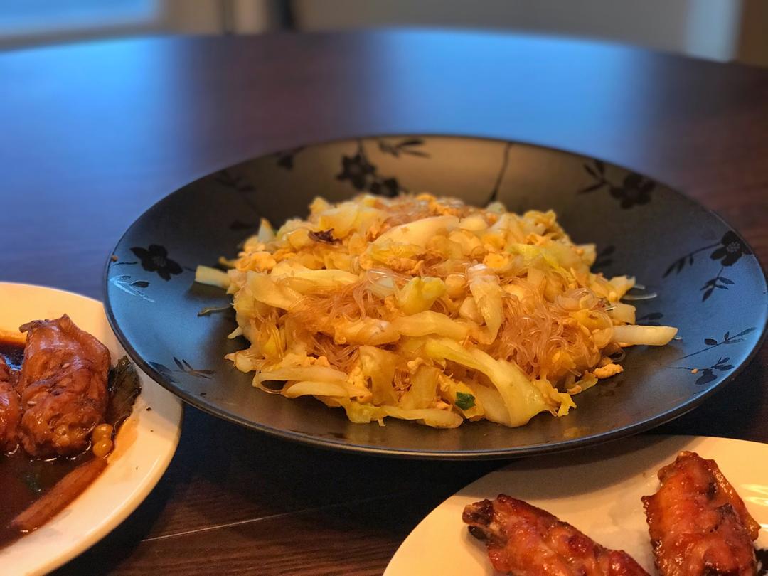 包菜粉丝炒鸡蛋