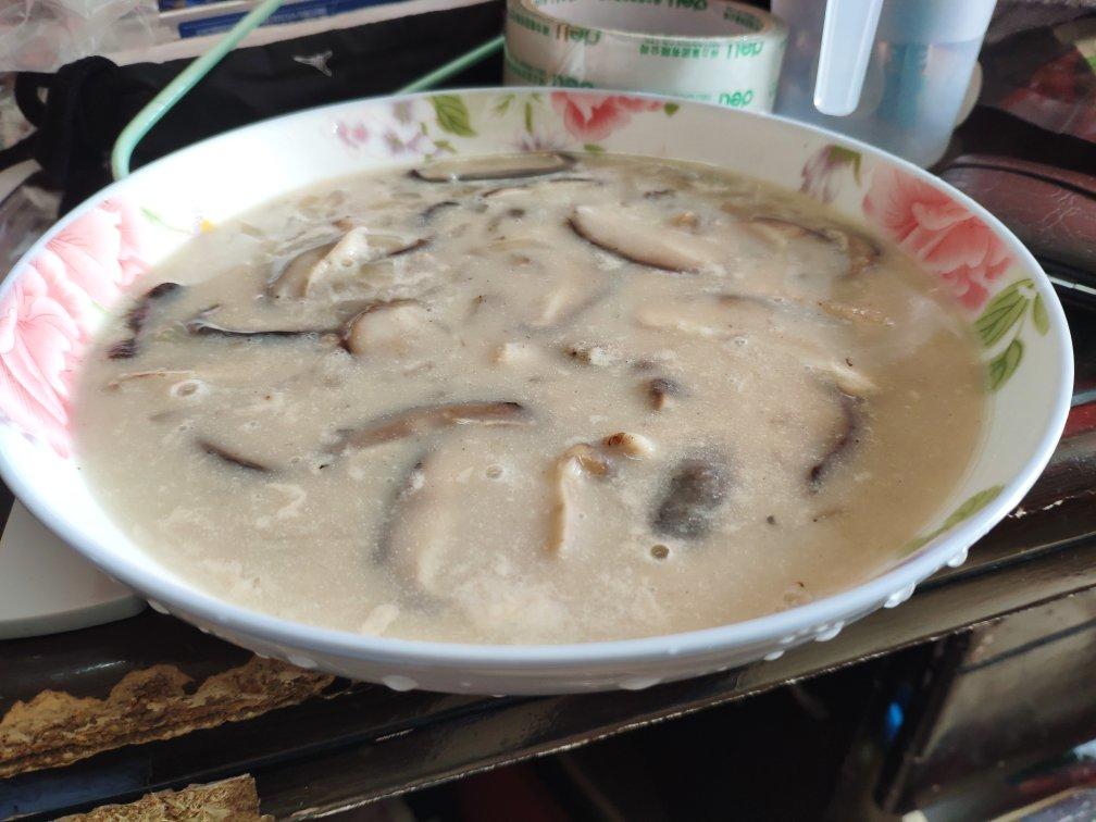 超惊艳奶油蘑菇汤(牛奶版本)