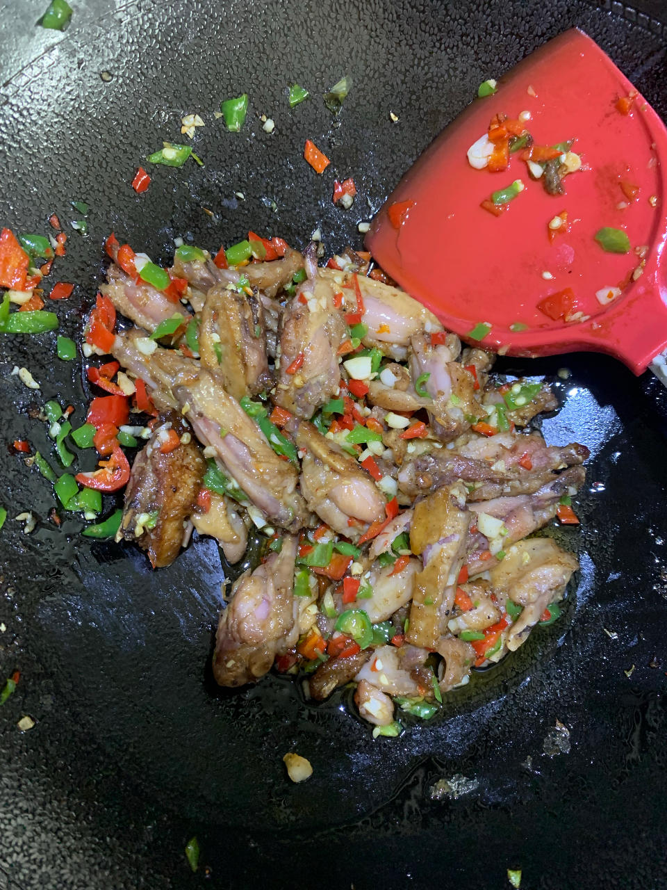 蒜香鸡翅，这才是鸡翅最好吃的做法