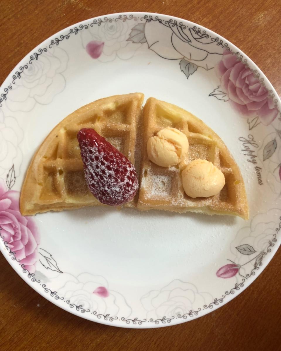 不皱不裂圆润饱满原味戚风纸杯蛋糕