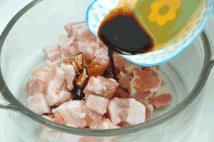 酸酸甜甜就是我，我就是福州传统名菜——荔枝肉，一道没有荔枝的荔枝肉的做法 步骤3