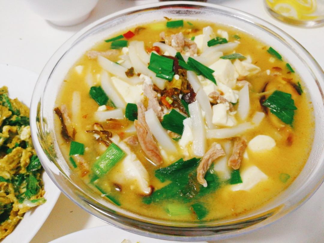 米奇老鼠的优格做的嵊州年糕汤(改良版)