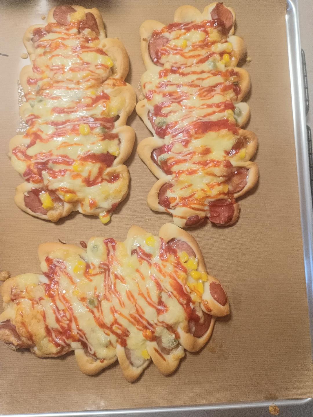 BBB 香肠芝士披萨面包「调理面包」